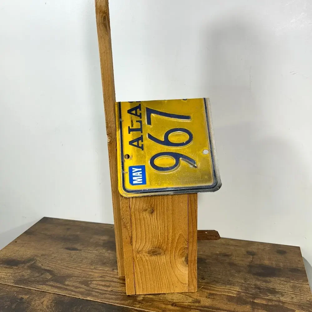 Handmade Wooden Alaska Metal License Plate Roof Bird House Wildlife Nest - Picture 7 of 9